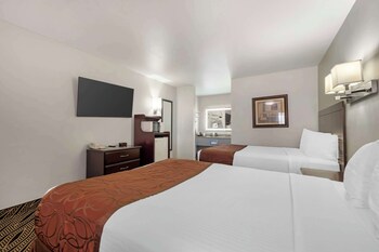 Standard Room, 2 Double Beds, Smoking