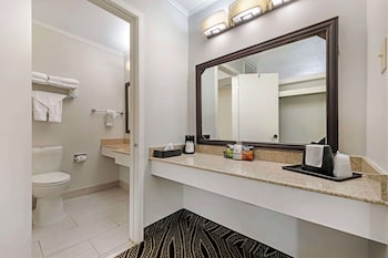 Standard Room, Multiple Beds, Smoking, Refrigerator & Microwave