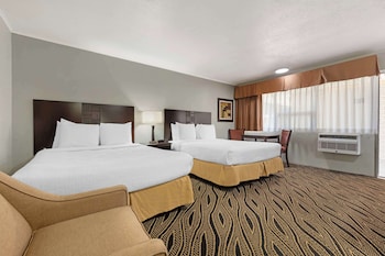 Standard Room, 2 Queen Beds, Smoking