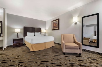 Standard Room, Multiple Beds, Smoking, Refrigerator & Microwave