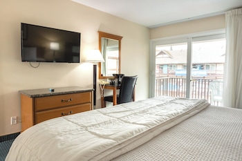 Signature Room, 1 King Bed, Balcony