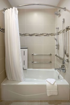 Suite, 2 Queen Beds, Accessible, Bay View