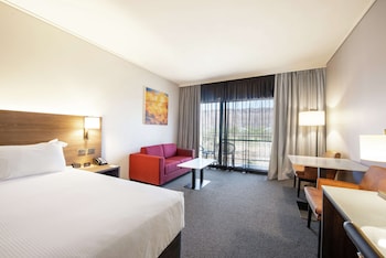 Room, 1 King Bed, Mountain View