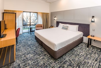 Deluxe Room, 1 King Bed, Balcony