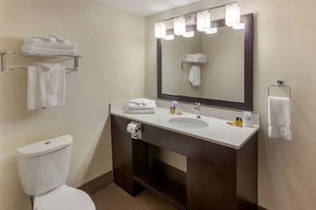 Standard Room, 2 Queen Beds, Non Smoking (Atrium View)
