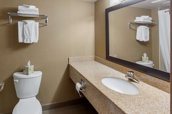 Standard Room, 2 Queen Beds, Non Smoking (Atrium View)
