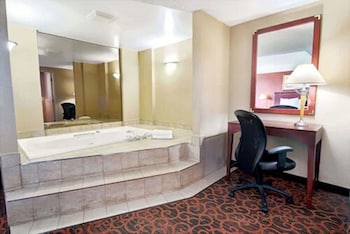 Deluxe Studio Suite, 1 King Bed, Non Smoking