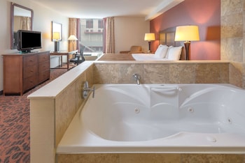 Deluxe Studio Suite, 1 King Bed, Non Smoking