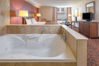 Studio Suite, 1 King Bed, Non Smoking