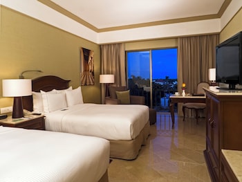 Business Room, 2 Double Beds (Standard)
