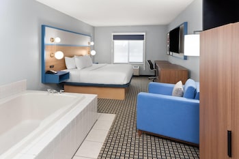 Deluxe Studio Suite, 1 King Bed, Non Smoking