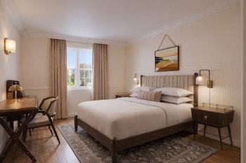 Standard Room, 1 King Bed (Bellevue)