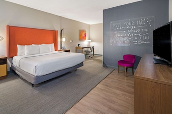 Room, 1 King Bed, Accessible, Bathtub (Mobility, Grab bars)