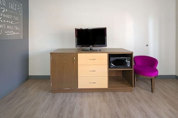 Room, 1 King Bed, Accessible, Bathtub (Mobility, Grab bars)