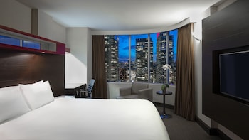 Room, 1 King Bed (High Floor)