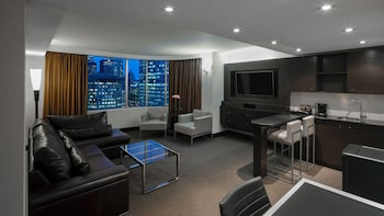 Deluxe Suite, 1 King Bed, City View