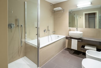 Executive Double Room (with Sofa Bed)