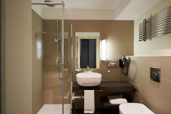 Classic Single Room, 1 Queen Bed