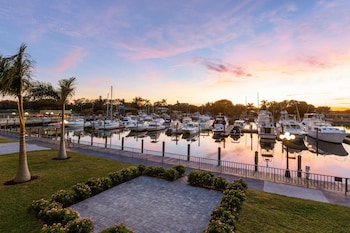 Suite, 2 Double Beds (Waterfront)