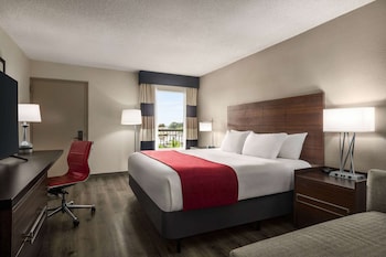 Room, 1 King Bed (Waterfront)