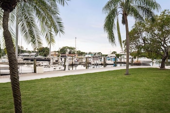 Suite, 2 Double Beds (Waterfront)