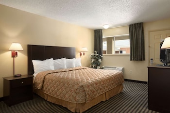 Suite, 1 King Bed, Smoking (One-Bedroom)
