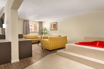 Suite, 1 King Bed, Non Smoking (One-Bedroom)