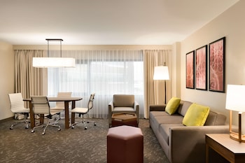 Suite, 1 King Bed, Accessible (Conference, Hearing)