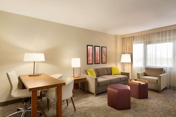 Suite, 1 King Bed, Accessible (Roll-in Shower)