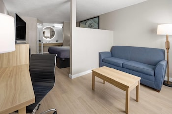Deluxe Room, 1 King Bed, Non Smoking