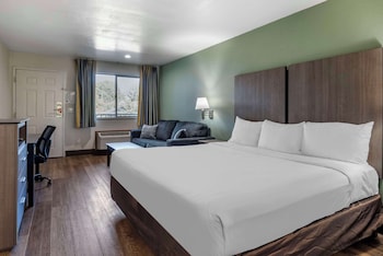 Suite, 1 King Bed, Non Smoking
