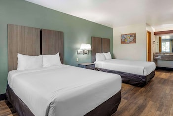 Standard Room, 2 Queen Beds, Non Smoking