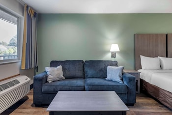 Suite, 1 King Bed, Non Smoking