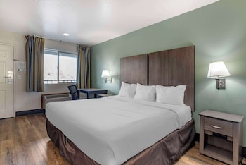 Standard Room, 1 King Bed, Non Smoking
