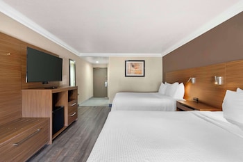Standard Room, 2 Queen Beds, Accessible, Non Smoking