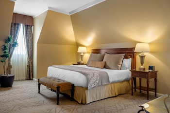 Suite, 1 King Bed (Petite Suite)