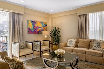 Luxury Suite, 1 King Bed (Royal)