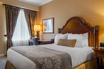 Room, 1 Queen Bed (Petite)