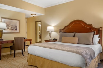 Premier Room, 1 King Bed, Jetted Tub