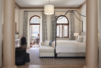 Deluxe Studio Suite