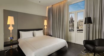 Superior Room, 1 King Bed (Canal View)