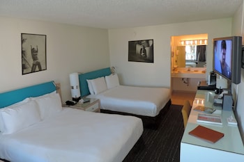 Deluxe Room, 2 Queen Beds