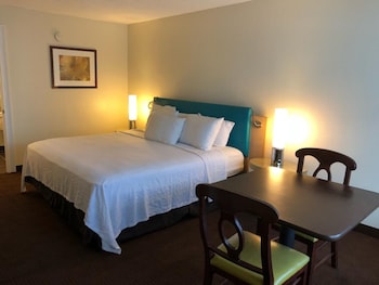 Deluxe Room, 1 King Bed, Accessible