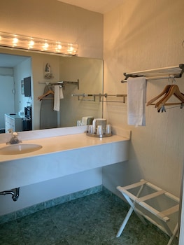 Classic Room, 1 King Bed