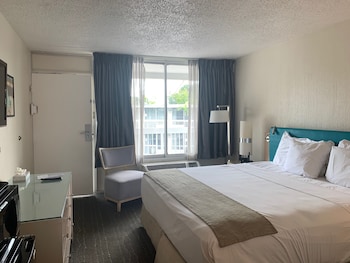 Classic Room, 1 King Bed