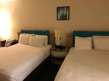 Deluxe Room, 2 Queen Beds, Accessible