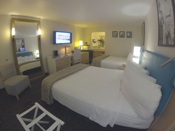 Deluxe Room, 2 Queen Beds