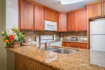 Suite, 1 Bedroom, 2 Bathrooms, Partial Ocean View