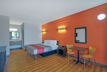 Standard Room, 1 King Bed, Smoking