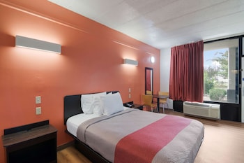 Standard Room, 1 Queen Bed, Accessible, Non Smoking